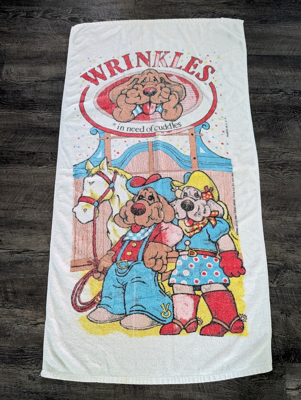 1981 Vtg Original "WRINKLES" Dog In Need of Cuddles Beach Towel Ganz Bros. Toys